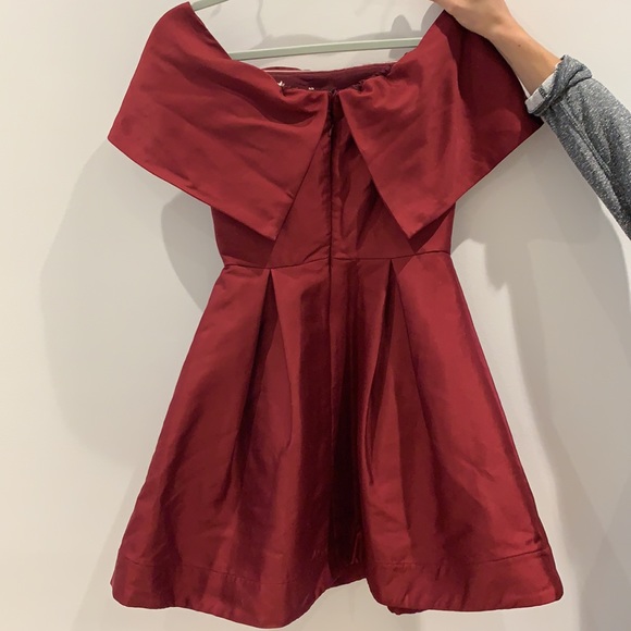 Off the shoulder mini dress - Picture 3 of 4